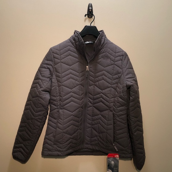 The North Face Jackets & Blazers - NWT The North Face Bombay Jacket Rabbit Gray Large